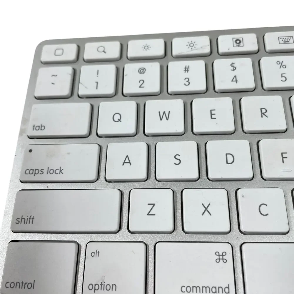 Apple iPad Keyboard Docking Station Model A1359 No Power Cable Good Condition